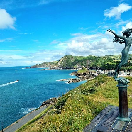 Sea Views, Big 2 Bed Flat Close To Beach & Harbour Ilfracombe Eksteriør bilde